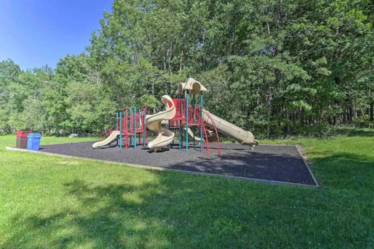 Fun Home 4 Endless Enjoyment With Game Room & Hot Tub Long Pond Exterior foto